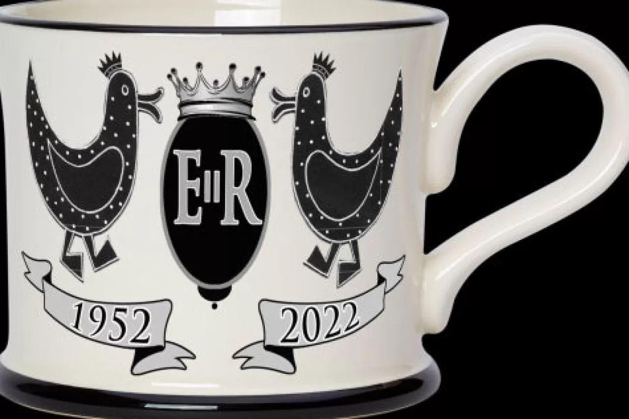 Discount Moorland Pottery Platinum Jubilee Ducks Mug By